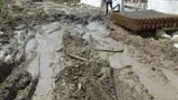 Gazi Mahallesi okuldan sonra yol istiyor