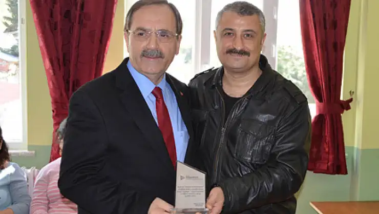 BAŞKAN ŞAHİN'DEN ŞAMPİYON SPORCULARA ZİYARET