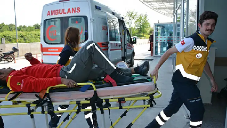 Yaya Yolundan Geçen Motosiklet Otomobille Çarpıştı: 1 Yaralı