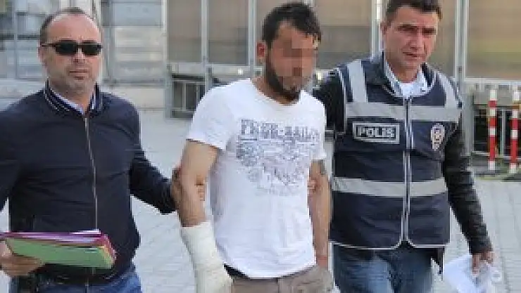 İNŞAAT İŞÇİLERİNİN CÜZDANINI ÇALAN GENÇ YAKALANDI