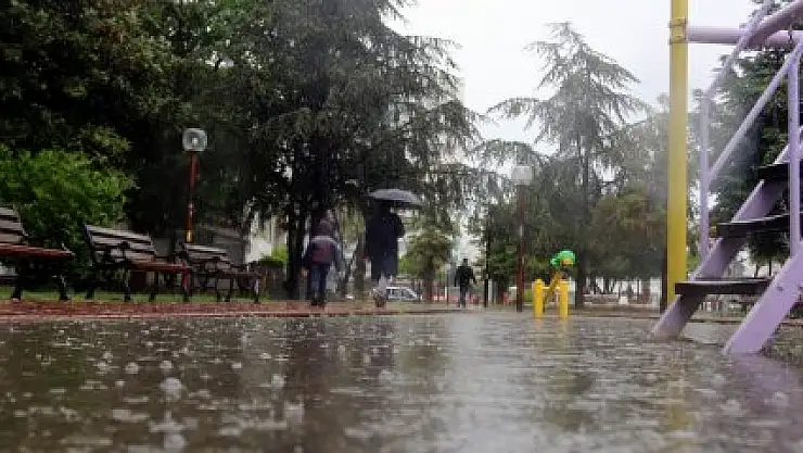 SAMSUN'A 1 AYLIK YAĞIŞ 1 GECEDE YAĞDI