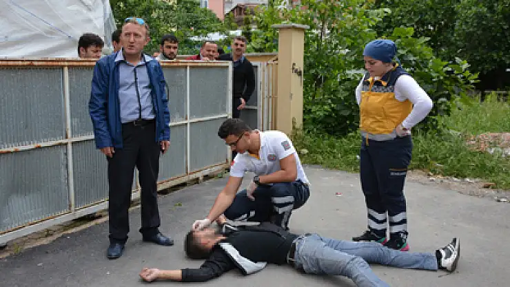 Bonzai İçen Genç Sokakta Yığılıp Kaldı