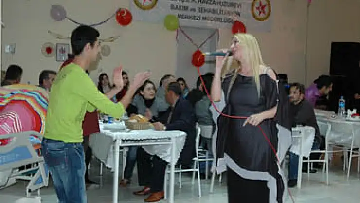 Huzurevi'nde yeni yıl kutlaması