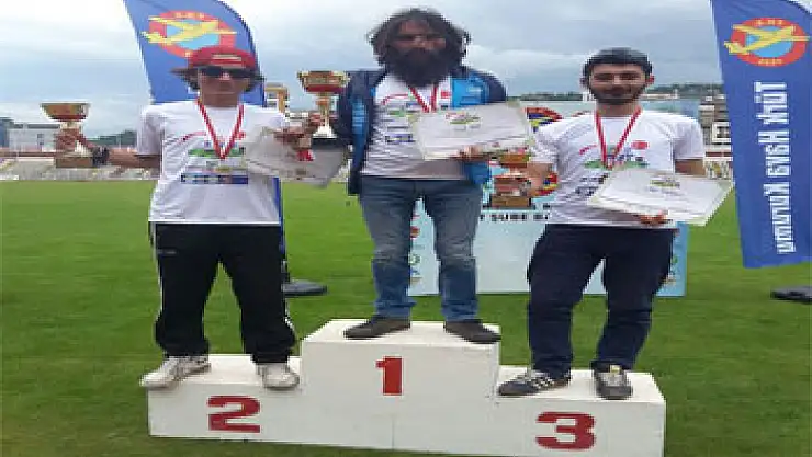  BAFRA'YA BİR KUPA DA YAMAÇ PARAŞÜTÜNDEN