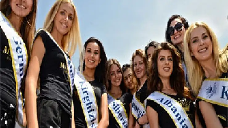 20 ülkenin güzelleri, EXPO 2016'ya hayran kaldı