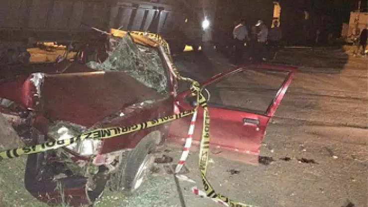  HASTANE DÖNÜŞÜ TRENLE ÇARPIŞTILAR: 2 ÖLÜ, 2 YARALI