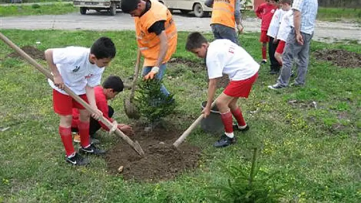 Çarşambaspor Minik Futbolcularından Örnek Davranış