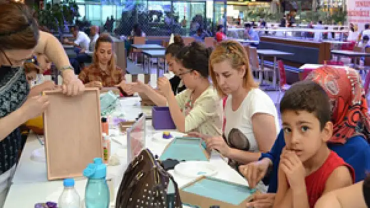 'HOBİ ATÖLYESİ'NDE MARİFETLERİNİ GÖSTERİYORLAR