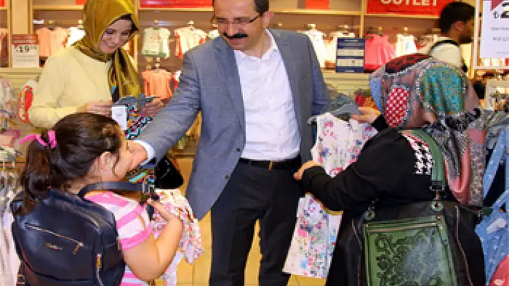 Ak Parti'den Çocuklara Bayram Hediyesi