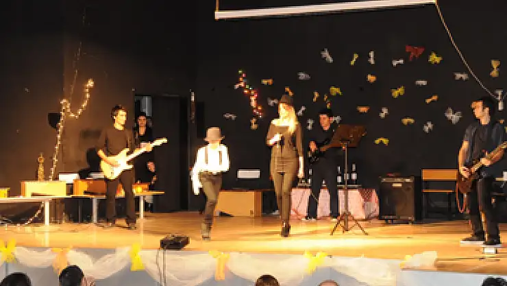 Müzik bölümünden dönem sonu gösterisi