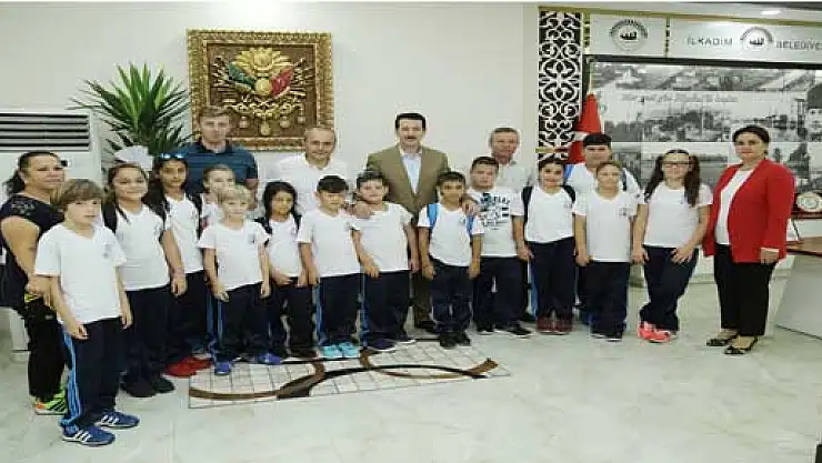 Başkan Tok, Kıbrıslı çocukları ağırladı