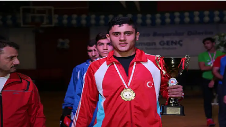 Canikli şampiyon milli takımda