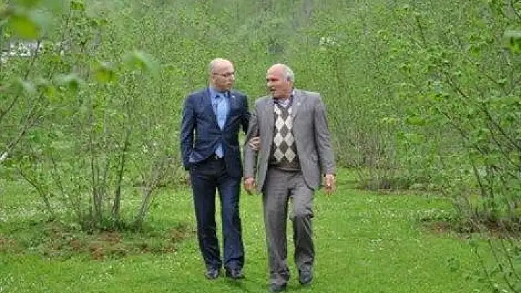 Kahveci 'Ak Parti üreticinin yanında'