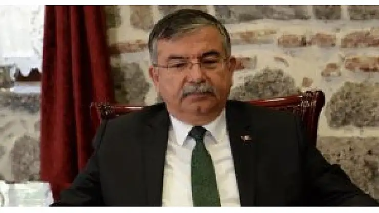 Bakan Yılmaz: 'Açığa alınan öğretmenlerin yerine 20 bin öğretmen alacağız'