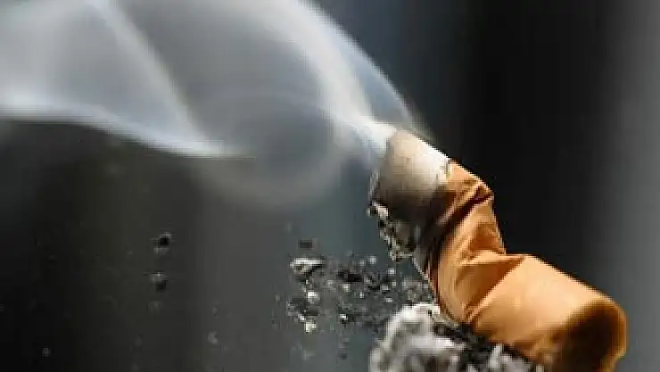  Sigara izmariti ile çıkan yangın 4 katlı iş yerini kül etti