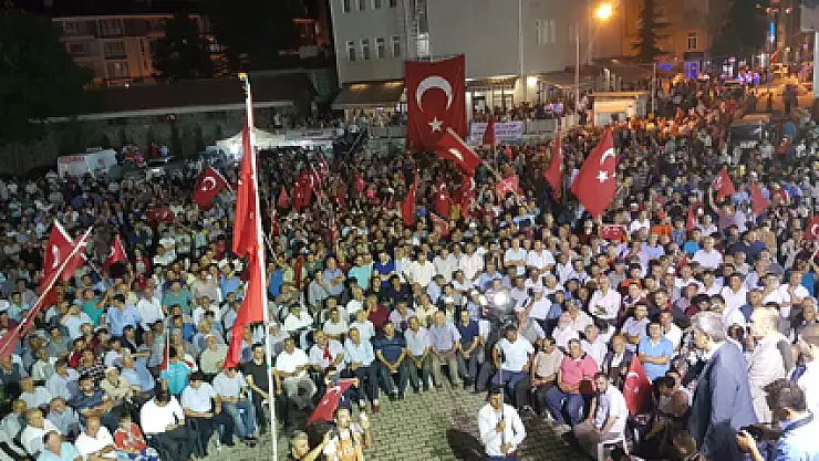 Vezirköprü tam kadro demokrasi nöbetinde