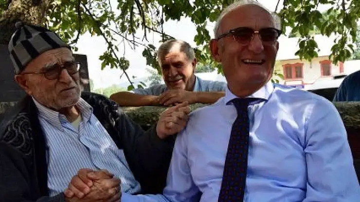 Yusuf dededen Başkan Yılmaz'a dua