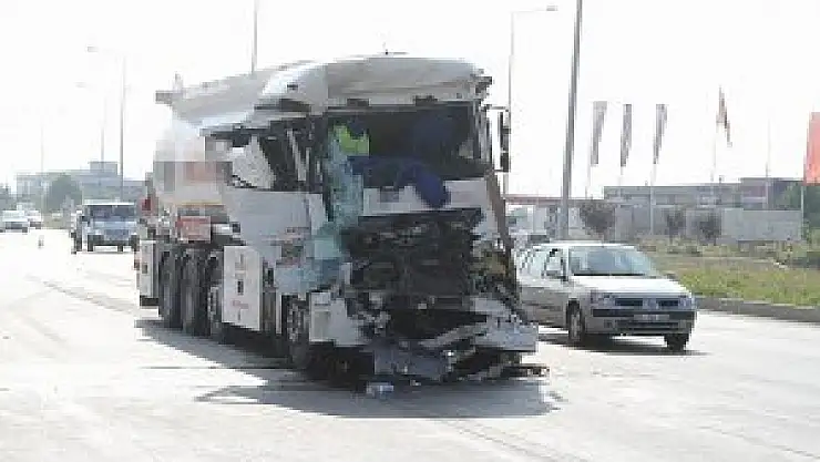 Motorin yüklü tanker kamyona çarptı: 1 yaralı