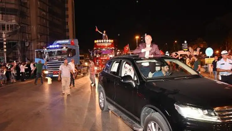 Tekkeköy'de demokrasi konvoyu