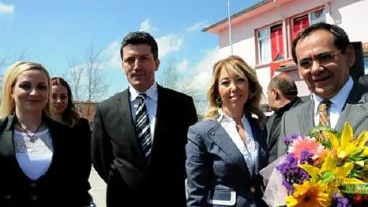 Bakan Demir: 'Kız çocuklarınızı okutun'