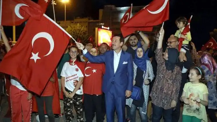 İlkadım'dan meydanda sabah namazı ve dua programı