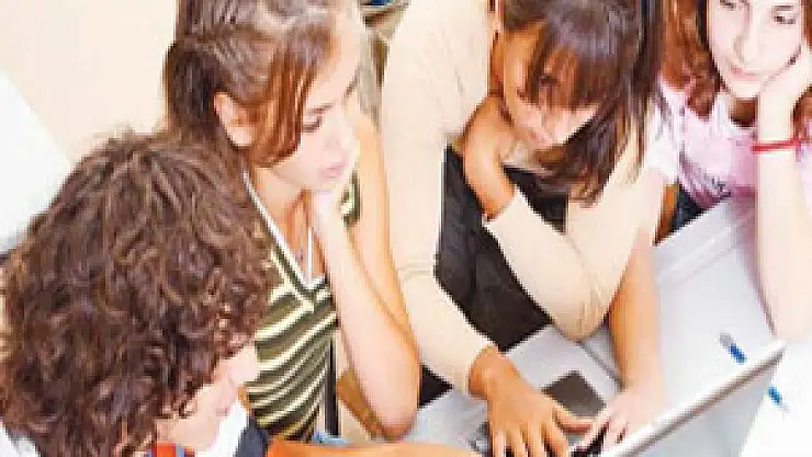 Öğrencilerin KYK Bursları Kesildi