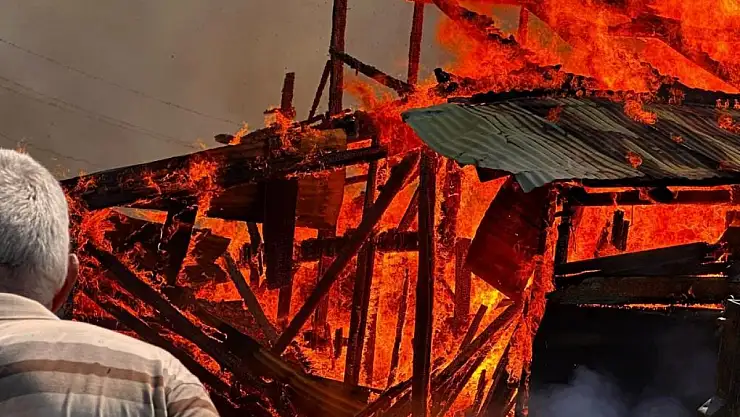 5 samanlık kül döndü