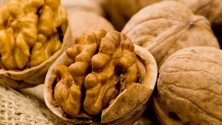 Ceviz kiraz, ahududu ve yeşil çayla tüketildiğinde...