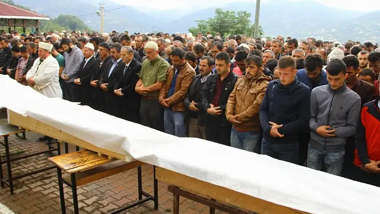 Denizde boğulan 3 kardeş toprağa verildi 