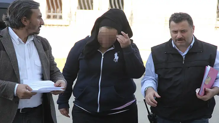 Bıçakla yaralanan genci bayan arkadaşı bıçaklamış