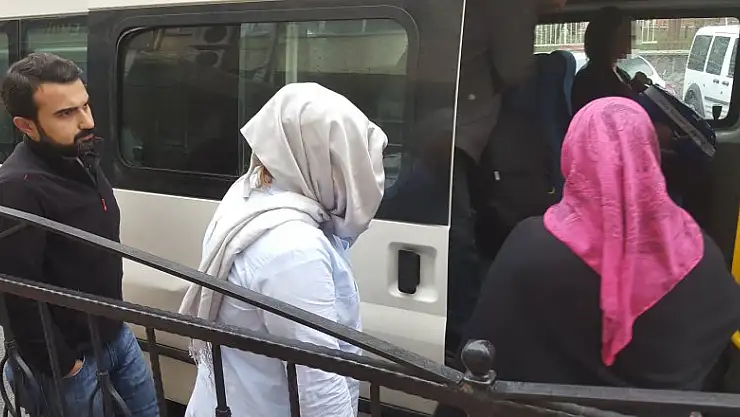 FETÖ'den gözaltına alınan kadın avukatlar adliyeye sevk edildi