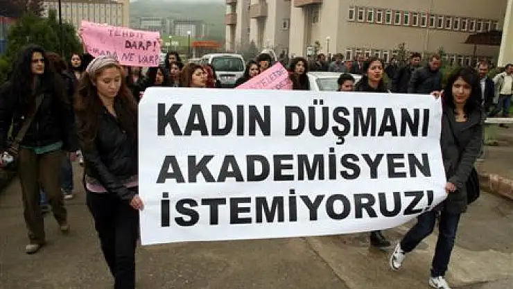 Öğretim Üyesi-Öğrenci aşkına soruşturma