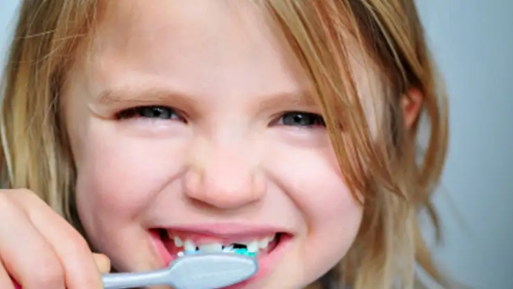 Süt dişleri daimi dişlerin geleceği için önemli