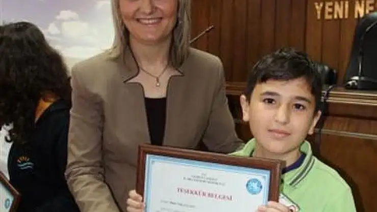 Başarılı öğrencilere ödül