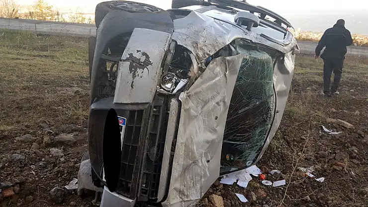 14 yaşındaki çocuk babasının aracıyla kaza yaptı: 3 yaralı