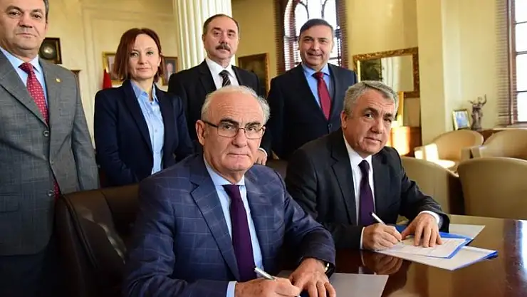  Raylı sistemin OMÜ'ye çıkması için imzalar atıldı 