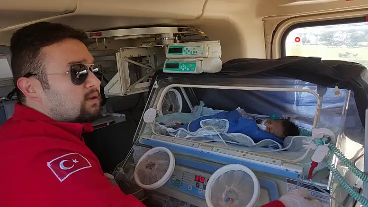 Ambulans helikopter 11 günlük bebek için havalandı