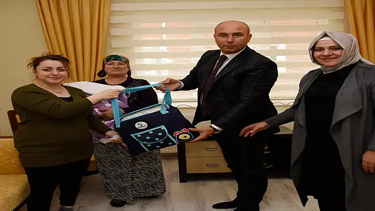 Tekkeköy'den yeni doğan bebeklere 'hoş geldin bebek seti'