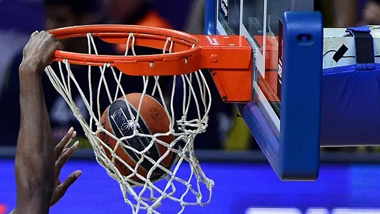 Anadolu Efes 5.galibiyetini elde etti