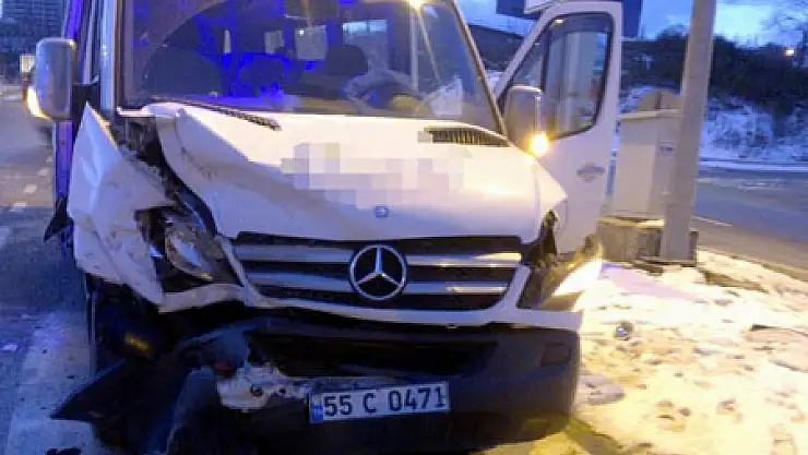 Samsun'da öğrenci servisi kaza yaptı: 7 yaralı