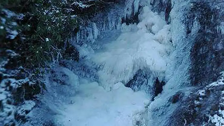 Karadeniz'de dereler dondu