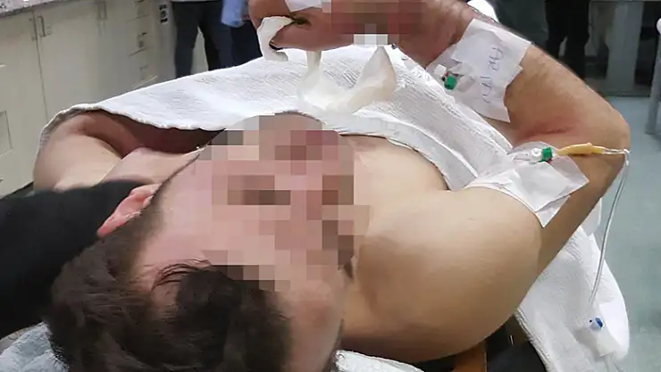 Elektrik akımına kapılan genç hastanelik oldu