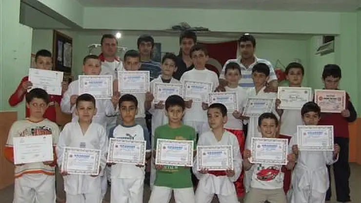 Akademi'de kuşak heyecanı