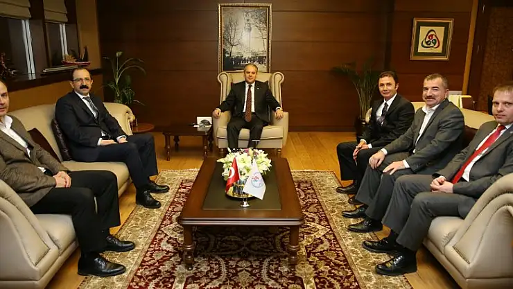 BAKAN KILIÇ İLÇE BAŞKANLARINI KABUL ETTİ