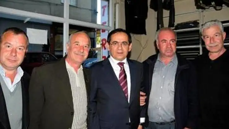 Bakan Demir Tekkeköy'de oy istedi