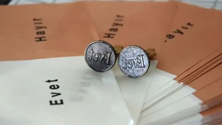 Kadın seçmen daha çok kararsız!