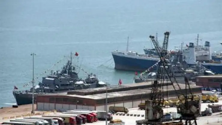 Savaş gemileri samsun'da
