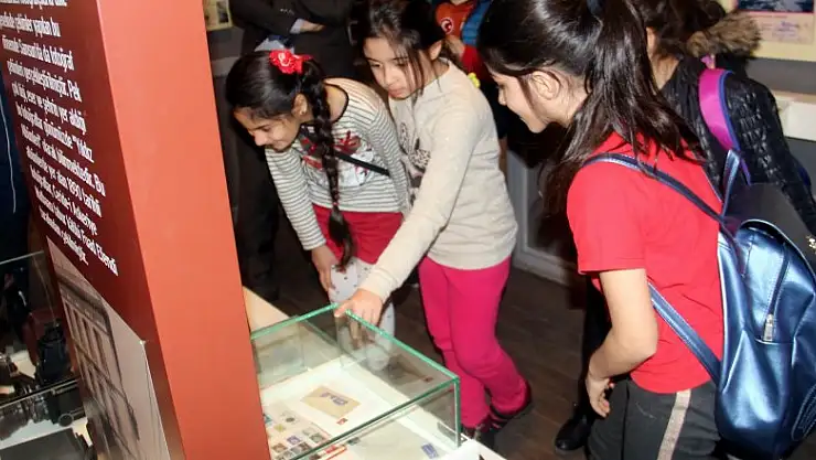  Minik öğrenciler geçmişini müzede öğreniyor