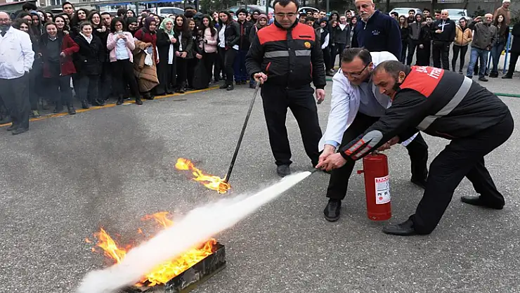 İtfaiyeden 17 bin kişiye yangın eğitimi