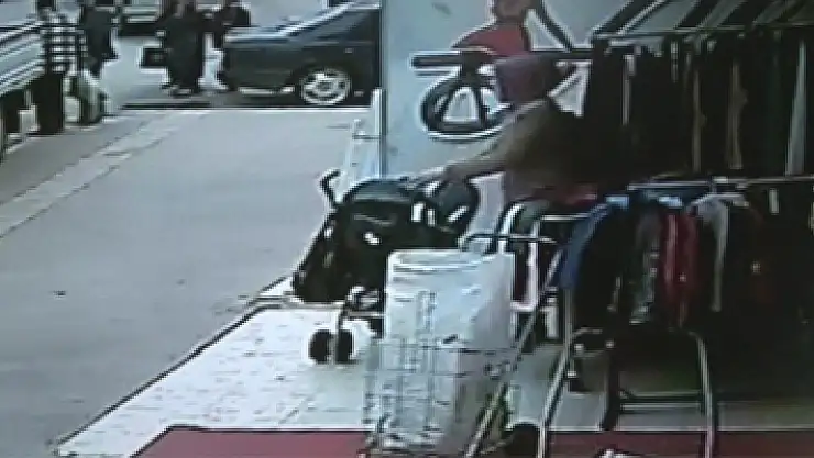 Müşteri olarak geldiği mağazadan ürün çaldı